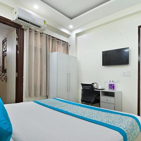 Hotel The Vertigo By Boom Rooms Noida Kültér fotó