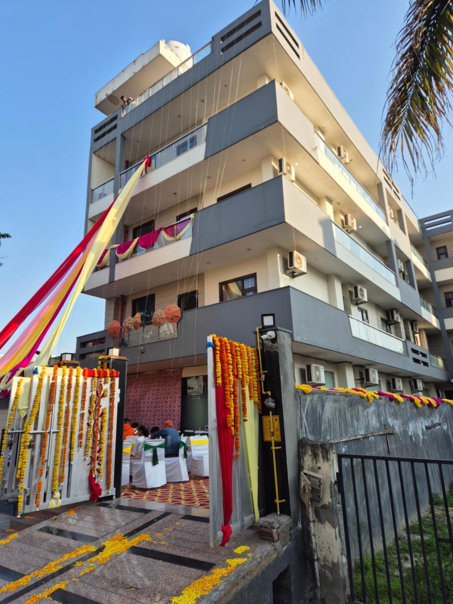 Hotel The Vertigo By Boom Rooms Noida Kültér fotó
