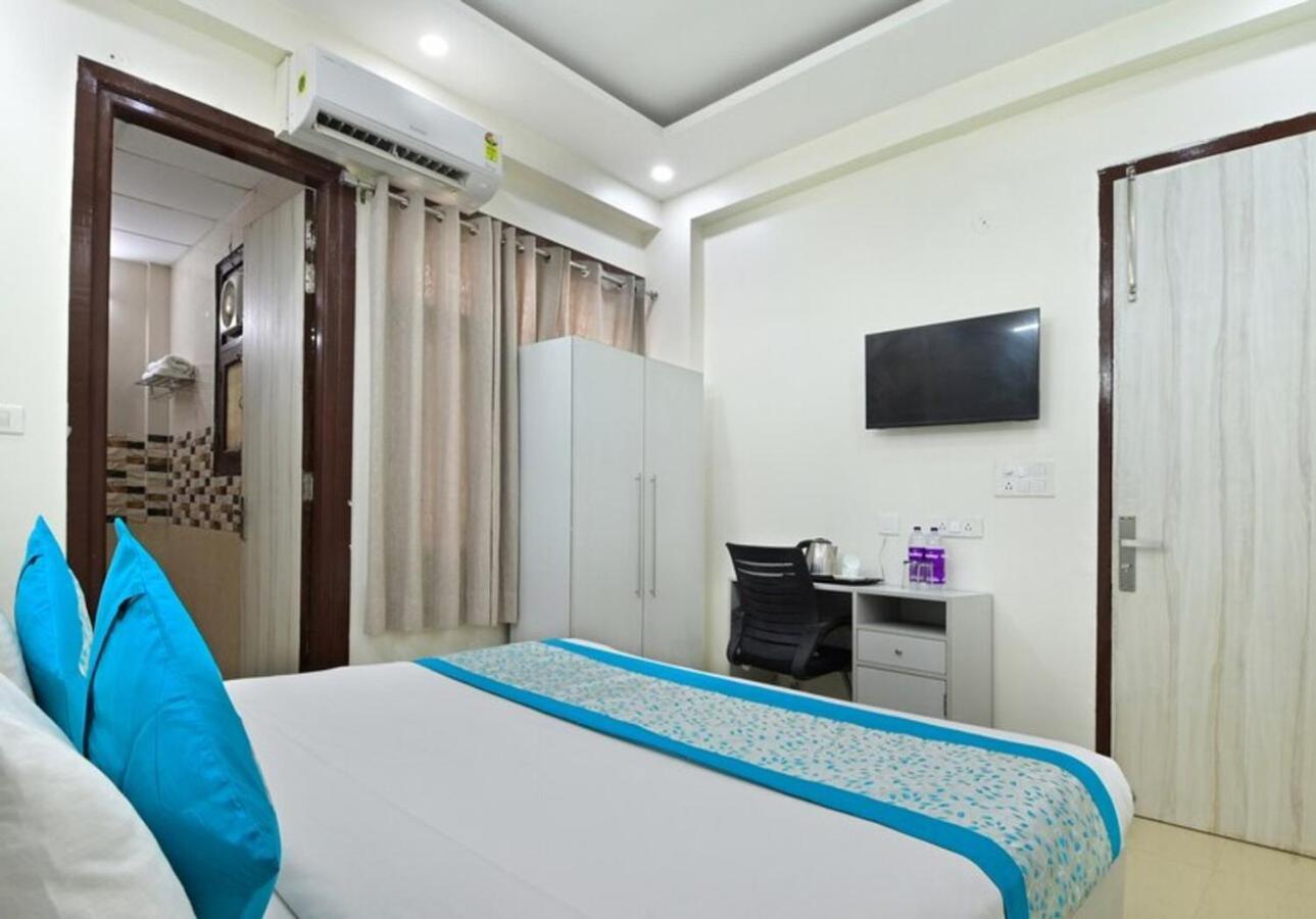 Hotel The Vertigo By Boom Rooms Noida Kültér fotó