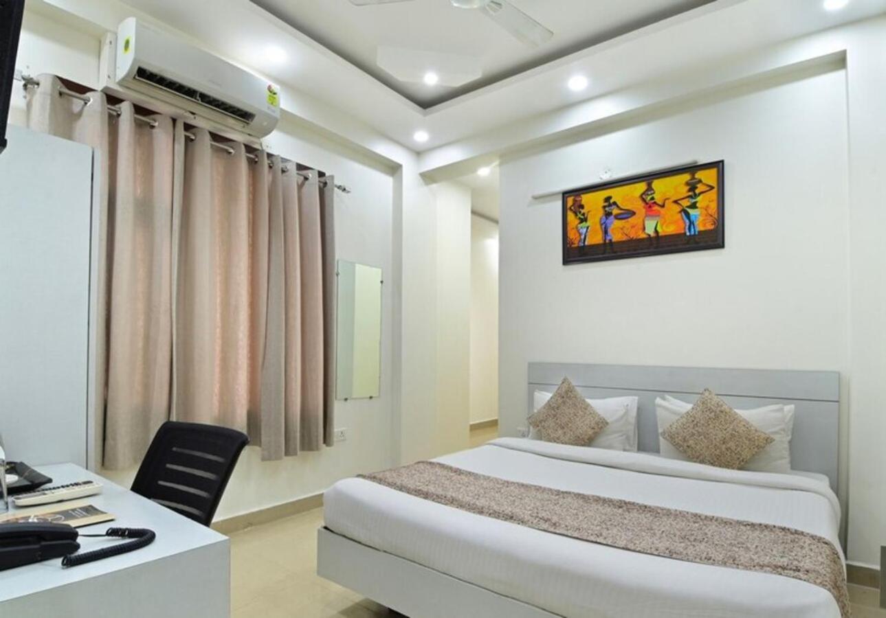 Hotel The Vertigo By Boom Rooms Noida Kültér fotó