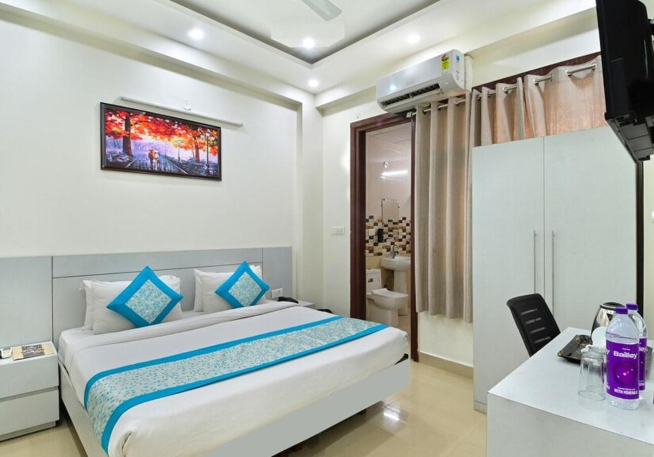 Hotel The Vertigo By Boom Rooms Noida Kültér fotó