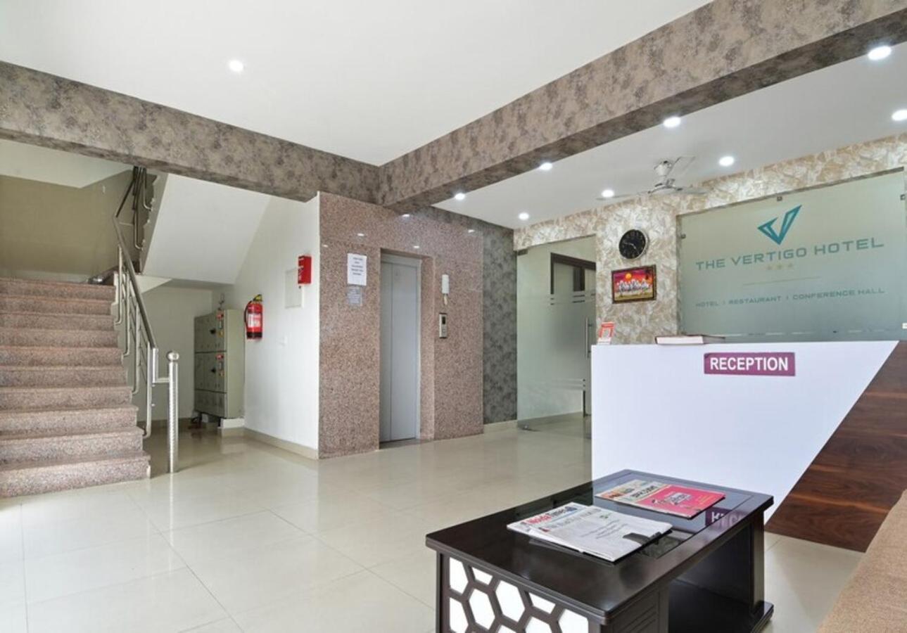 Hotel The Vertigo By Boom Rooms Noida Kültér fotó