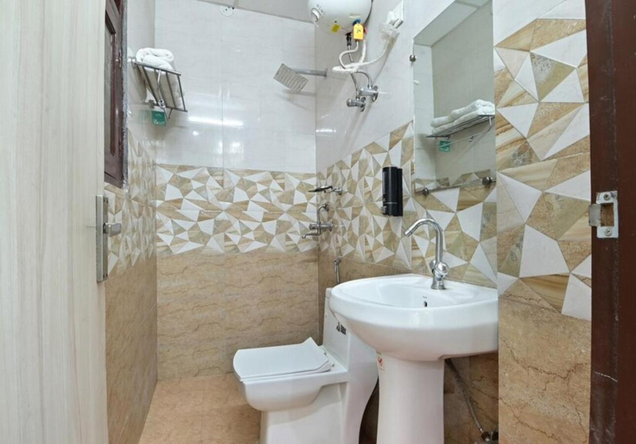 Hotel The Vertigo By Boom Rooms Noida Kültér fotó